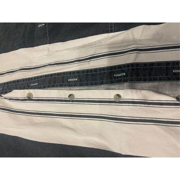 Trader Bay Men’s Short Sleeve Button Up Green and White Striped Large - Picture 3 of 3